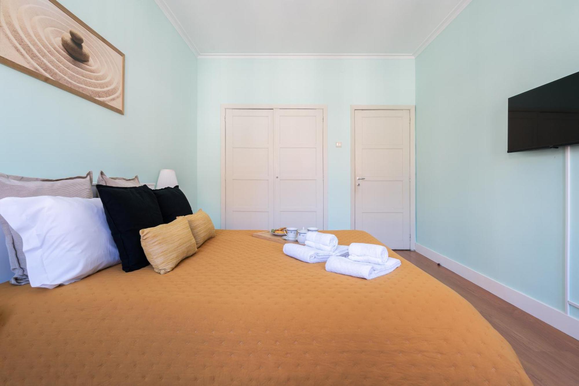 포르투 Host Wise - Colorful Bright Flat With Balcony 아파트 객실 사진