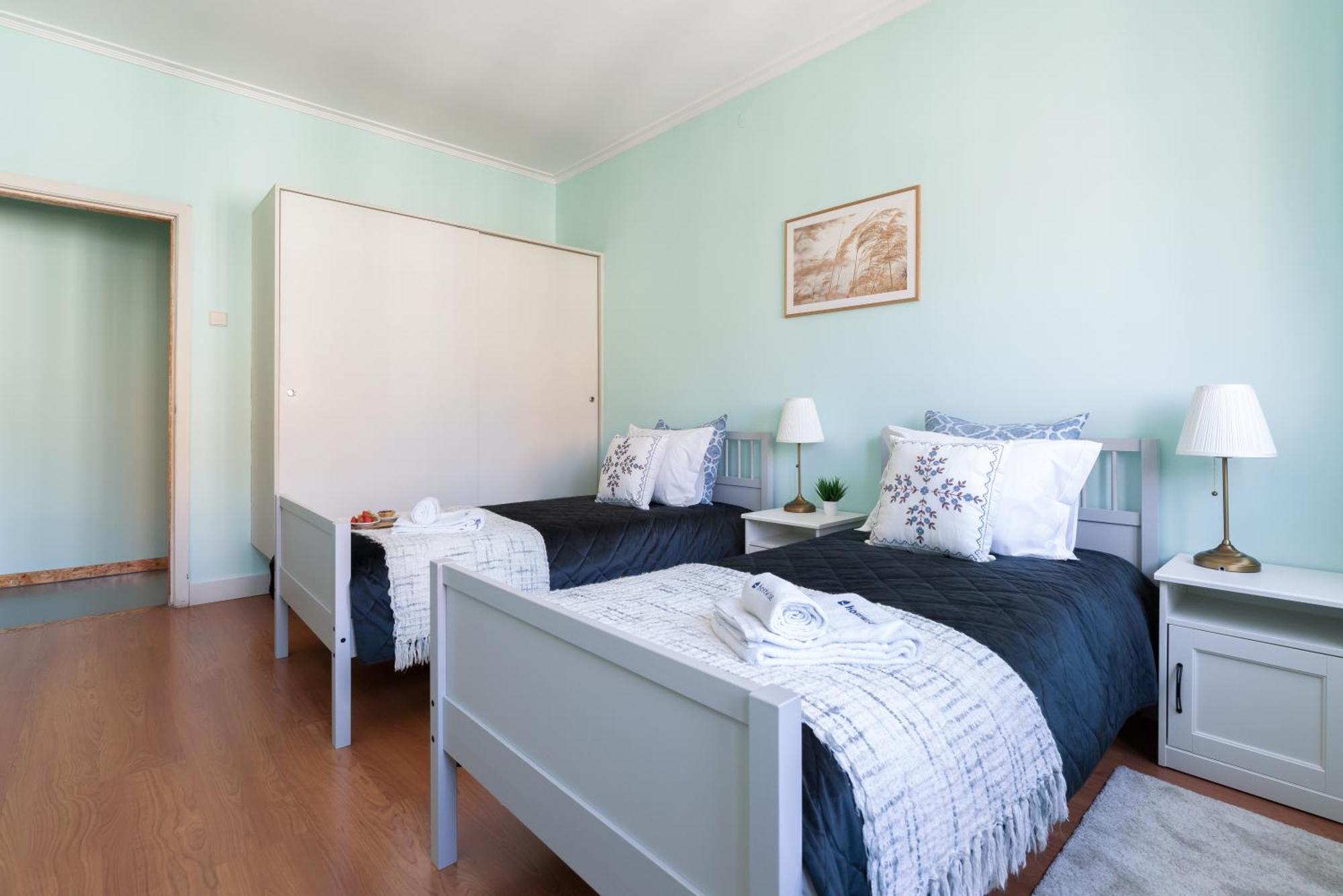 포르투 Host Wise - Colorful Bright Flat With Balcony 아파트 객실 사진