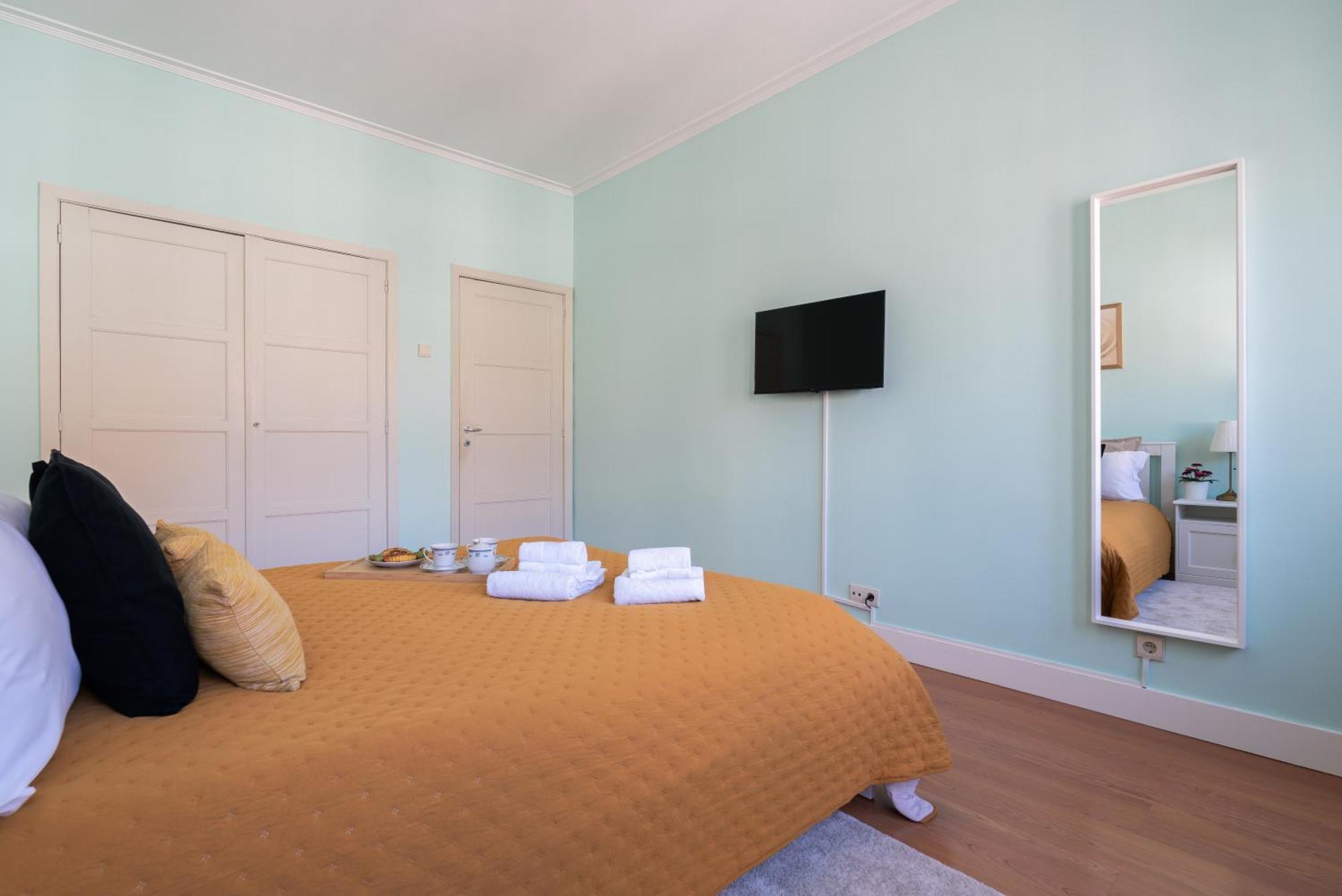 포르투 Host Wise - Colorful Bright Flat With Balcony 아파트 객실 사진