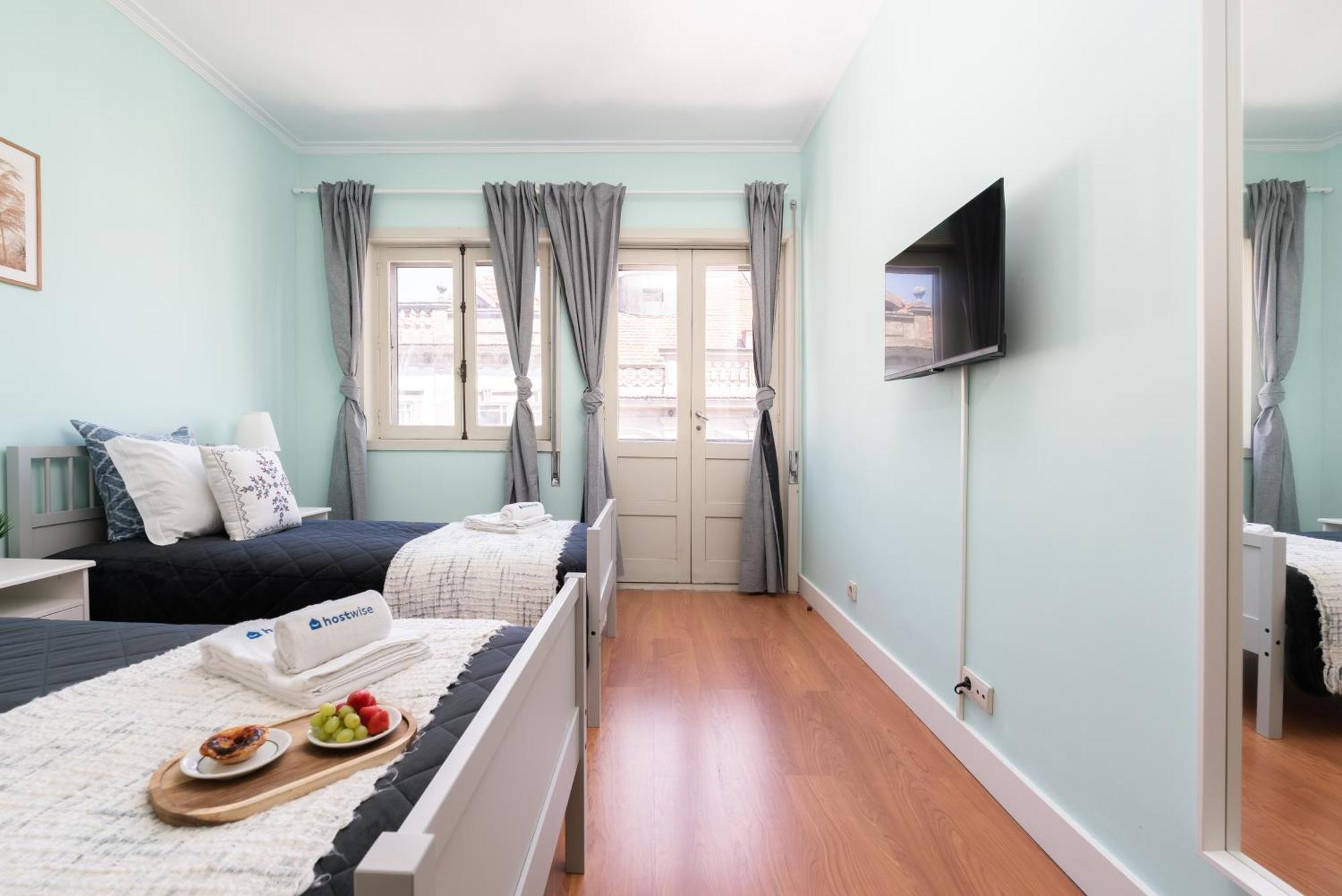 포르투 Host Wise - Colorful Bright Flat With Balcony 아파트 객실 사진